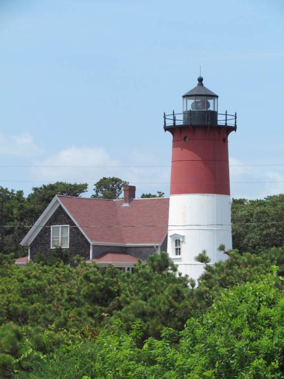Um dos muitos faróis espalhados pela península de Cape Cod, litoral sul de Massachusetts, nos Estados Unidos